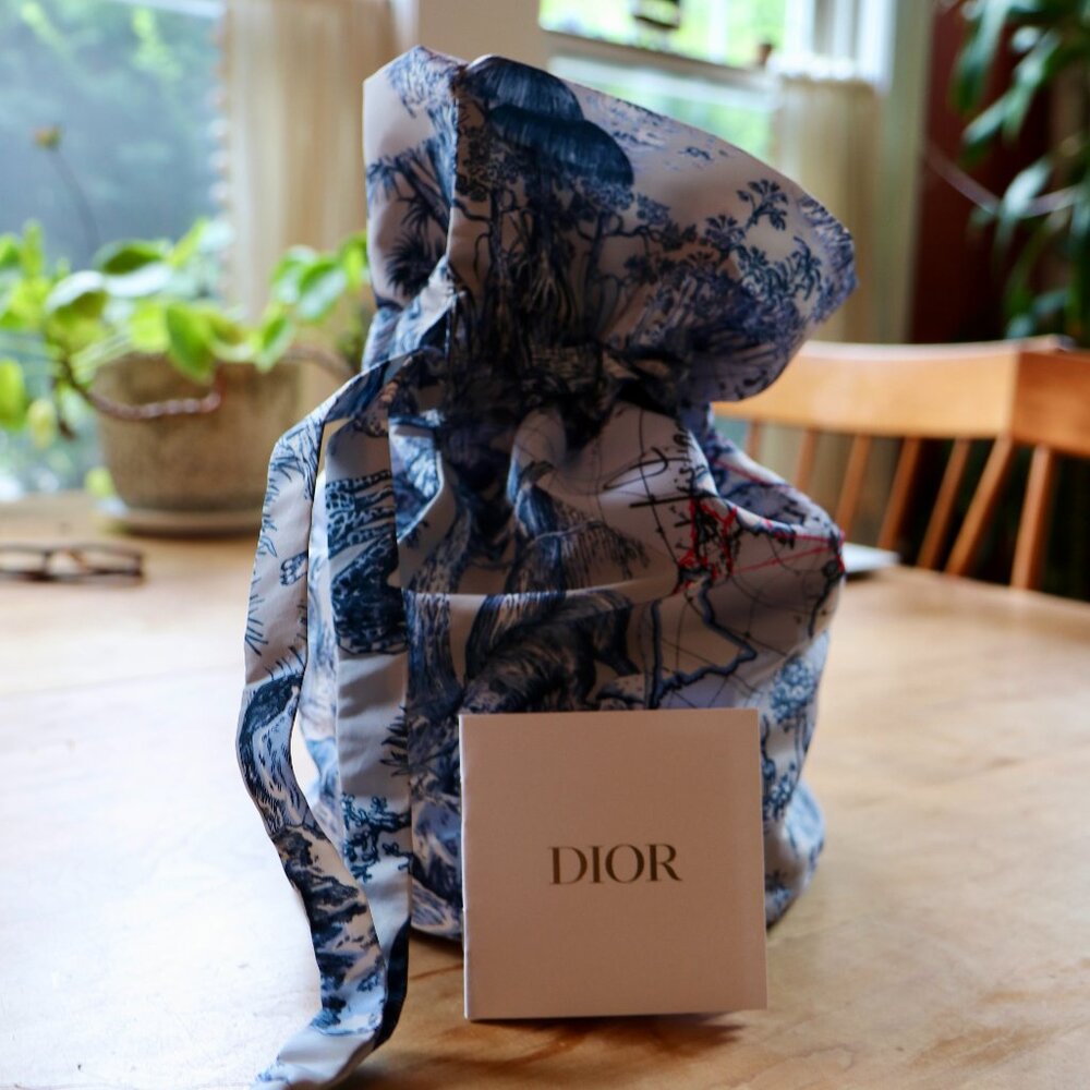 Dior Beauty Limited Edition Around The World Drawstring Pouch NWOT